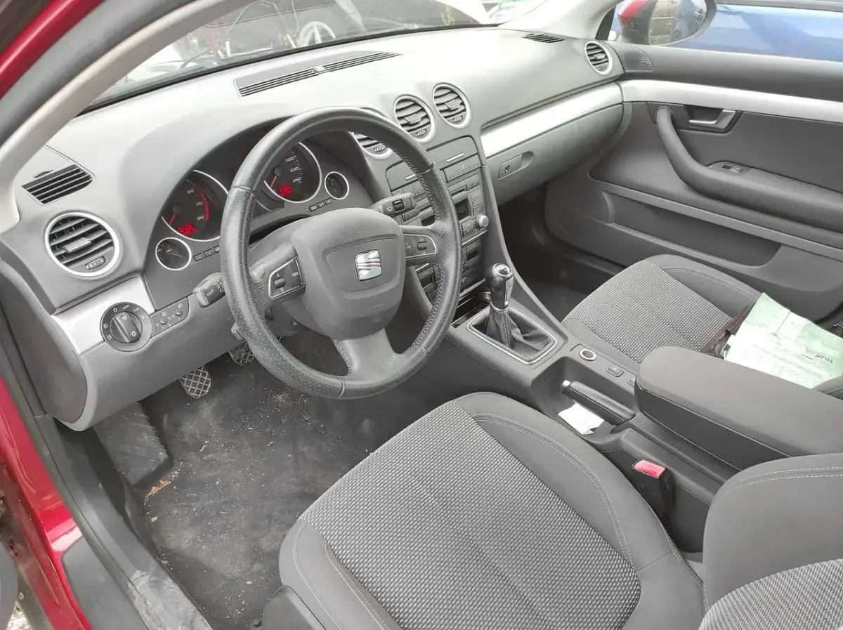 Gebraucht Seat Exeo Style 120 PS (88 kW) 2012 "dacota" rot Kombi
