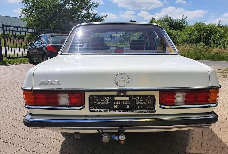 Gebraucht Mercedes 200 109 PS (80 kW) 1982 Weiss Limousine