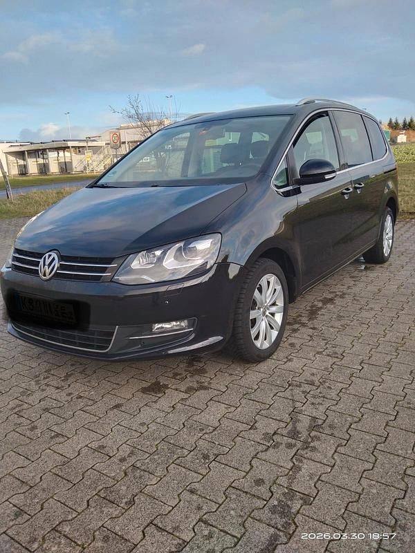 Second-hand VW Sharan 140 CP (102 kW) 2012 Negru Monovolum
