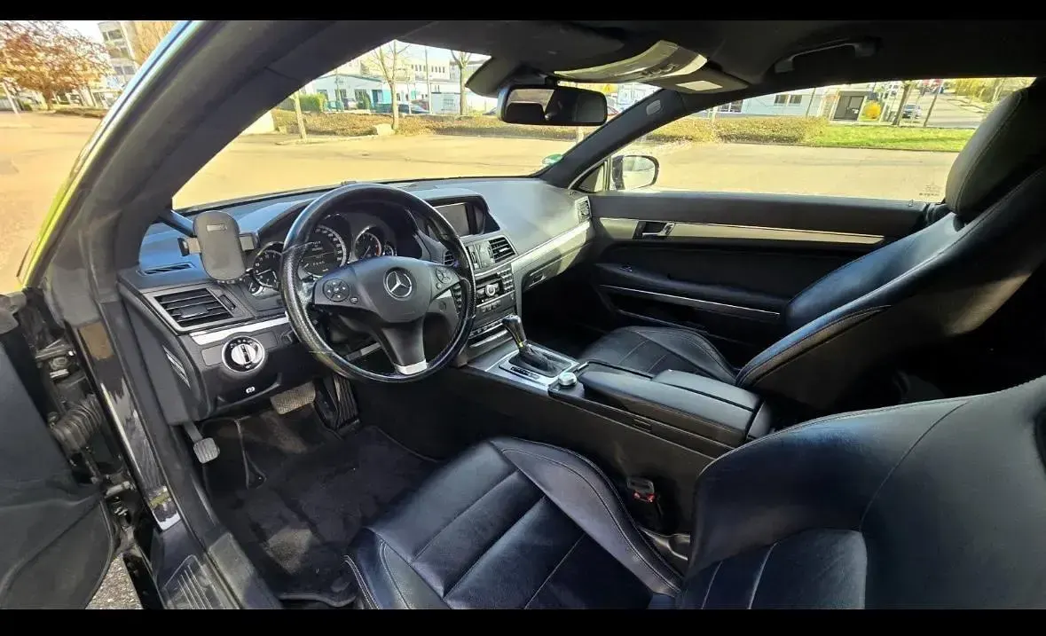 Gebraucht Mercedes E250 204 PS (150 kW) 2009 Schwarz Coupé