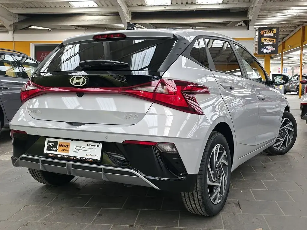 Gebraucht Hyundai i20 90 PS (66 kW) 2025 Weiß Kleinwagen