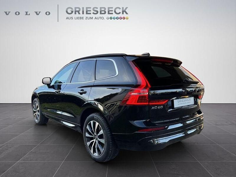 Gebraucht Volvo XC60 Core 250 PS (183 kW) 2024 Schwarz SUV