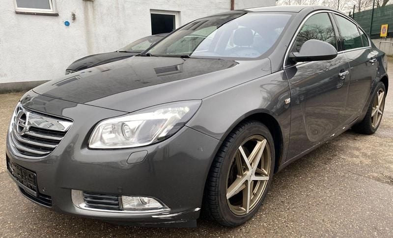 Gebraucht Opel Insignia Innovation 220 PS (161 kW) 2012 Grau Limousine