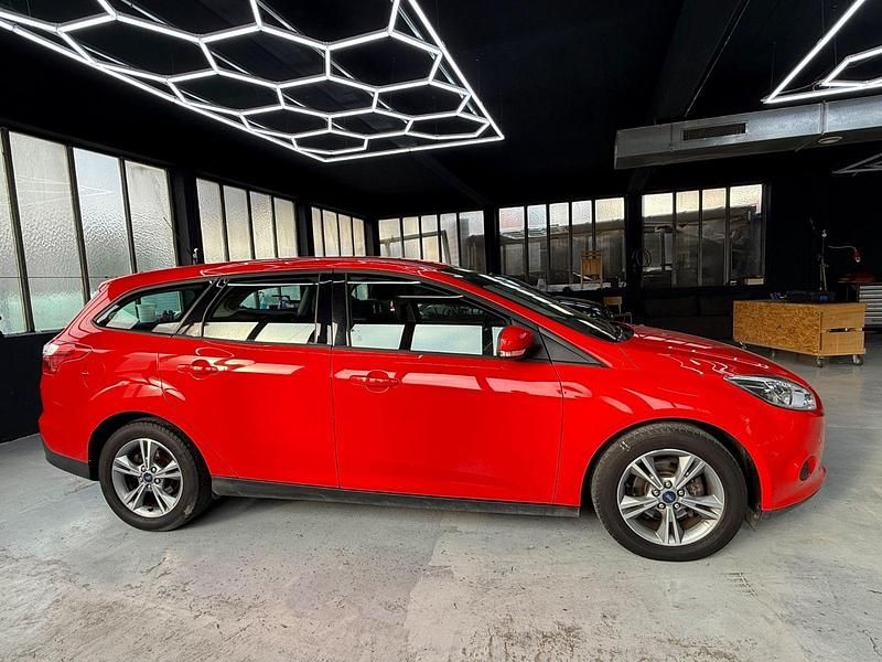 Gebraucht Ford Focus SYNC Edition 101 PS (74 kW) 2013 Rot Kombi