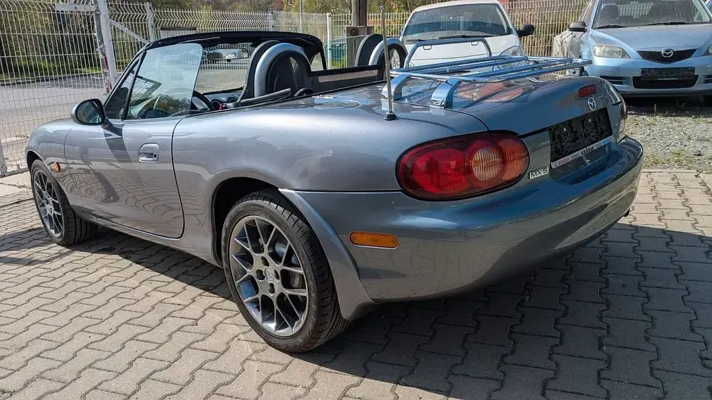 Usata Mazda MX5 110 CV (80 kW) 2004 Grigio Cabrio
