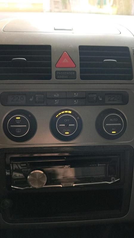 Second-hand VW Touran 2007 Negru Monovolum