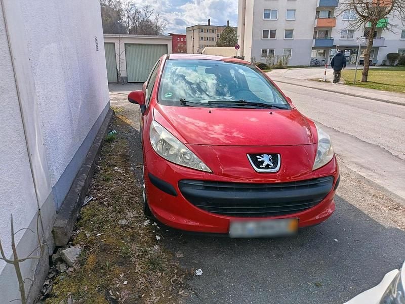 Gebraucht Peugeot 207 75 PS (55 kW) 2009 Rot Kleinwagen