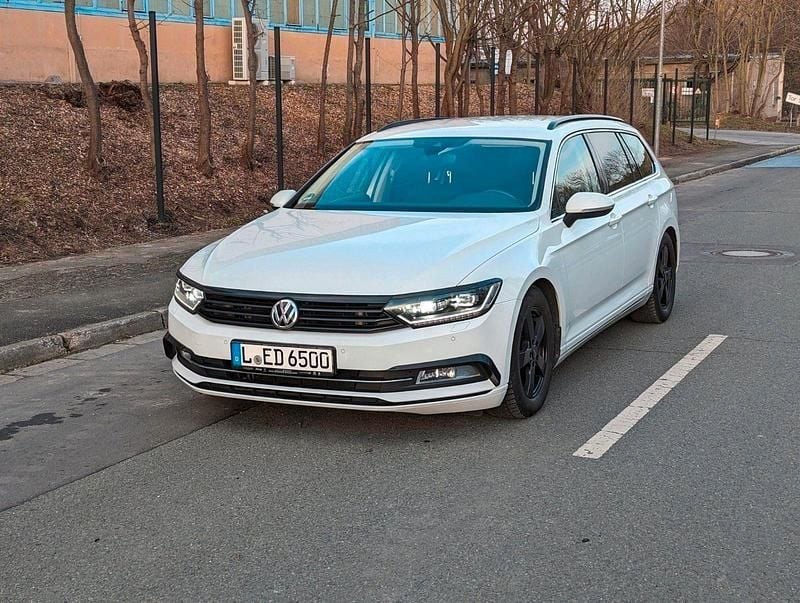 Gebraucht VW Passat Comfortline 179 PS (131 kW) 2017 Weiß Kombi