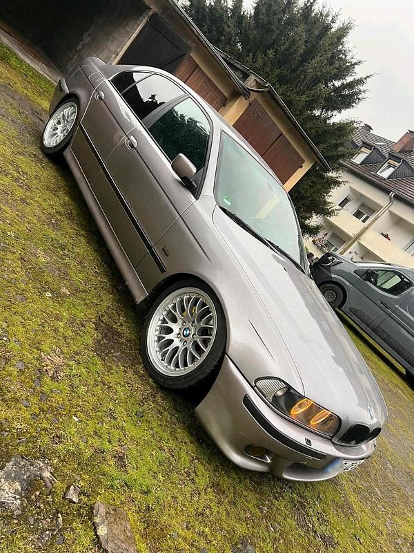 Gebraucht BMW 523 170 PS (125 kW) 2005 Silber Limousine