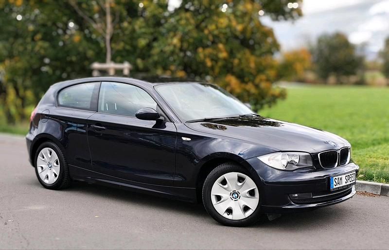 Gebraucht BMW 120 122 PS (89 kW) 2010 Blau Kleinwagen