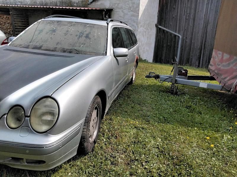 Gebraucht 2001 Mercedes 200 Kombi | 950 € (Superpreis) - Bild 1/4