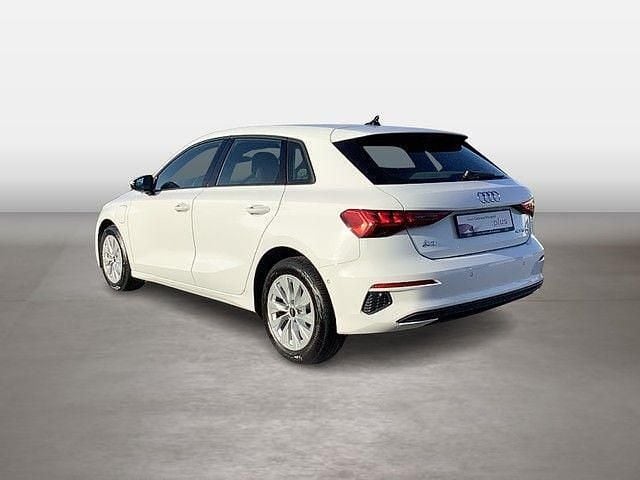 Gebraucht Audi A3 Sportback e-tron Basis 150 PS (110 kW) 2022 Weiß Kleinwagen
