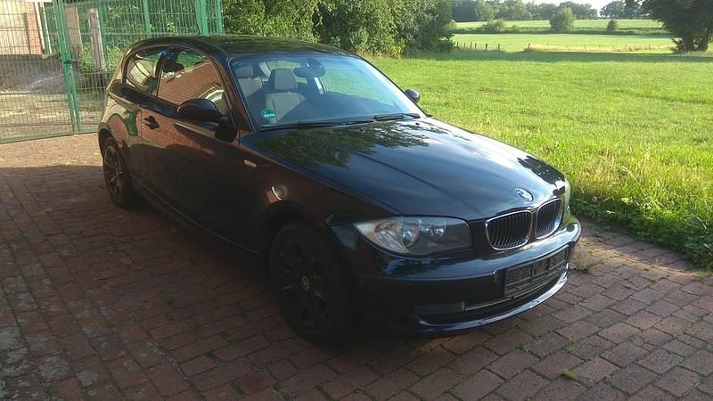 Schwarz Gebraucht 2008 BMW 116 Kleinwagen | 1.200 € (Superpreis) - Bild 1/4