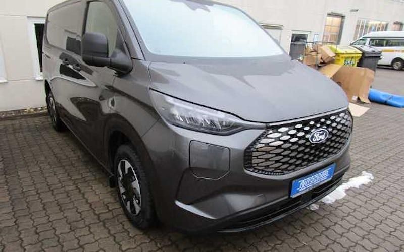 Grau Gebraucht 2025 Ford E-Transit Trend Van | 59.950 € - Bild 1/4