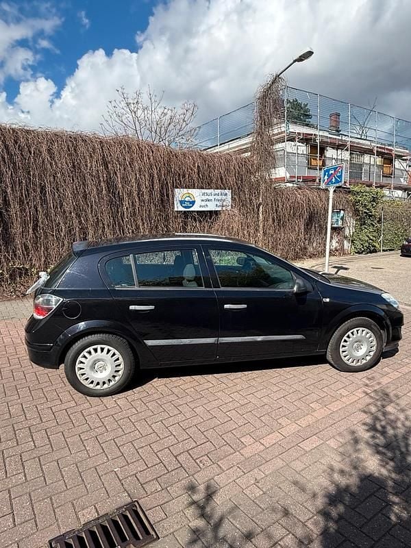 Second-hand Opel Astra 69 CP (50 kW) 2009 Negru Hatchback