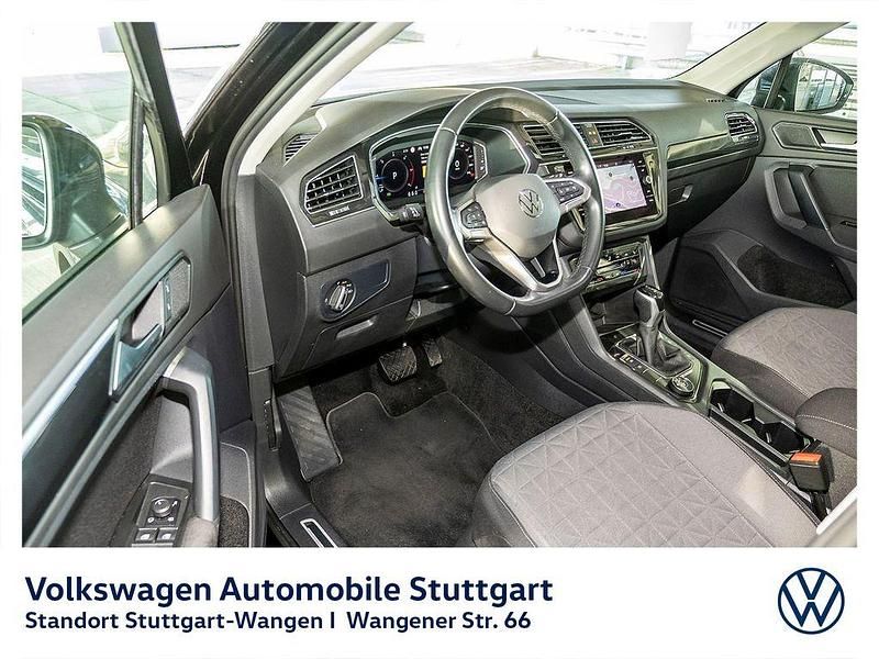 Gebraucht VW Tiguan Life 150 PS (110 kW) 2022 Deep black perleffekt SUV
