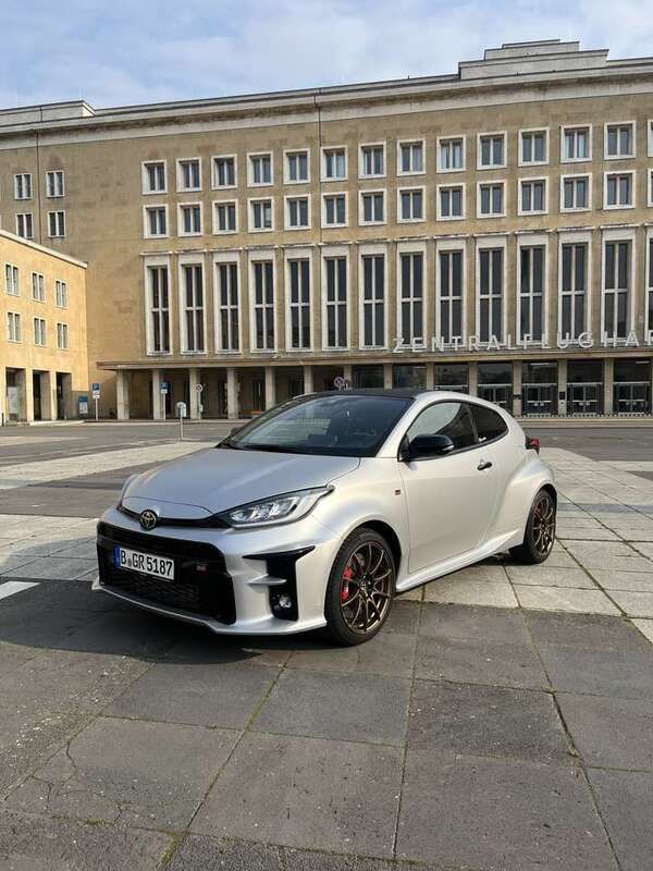 Gebraucht 2022 Toyota Yaris Limousine | 35.500 € (Fairer Preis) - Bild 1/4