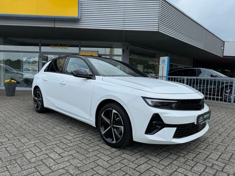 Second-hand Opel Astra 131 CP (96 kW) 2024 Alb Hatchback