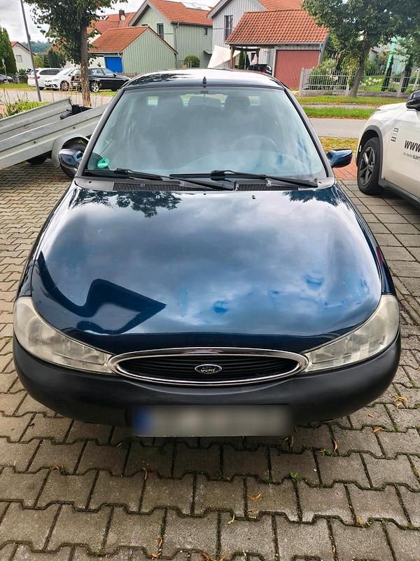 Blau Gebraucht 1996 Ford Mondeo Ghia Limousine | 2.750 € - Bild 1/4