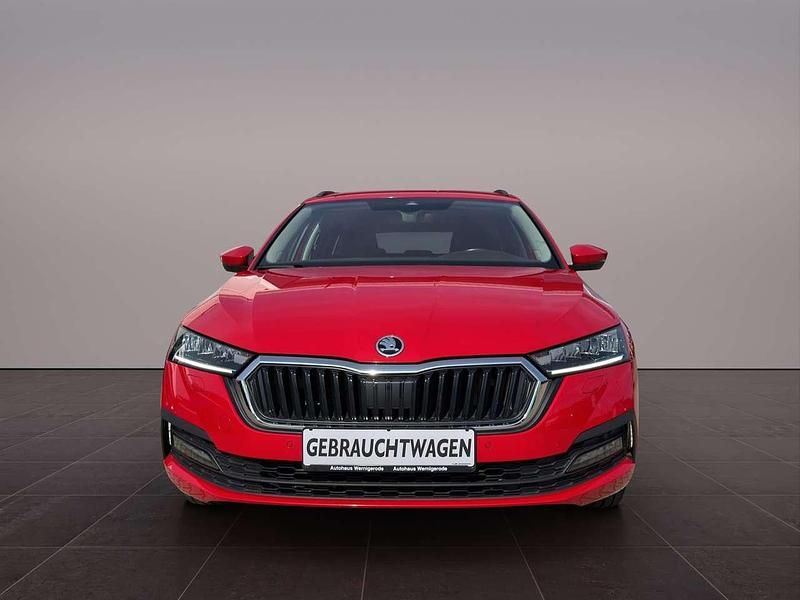 Gebraucht Skoda Octavia Clever 150 PS (110 kW) 2022 Rot Kombi