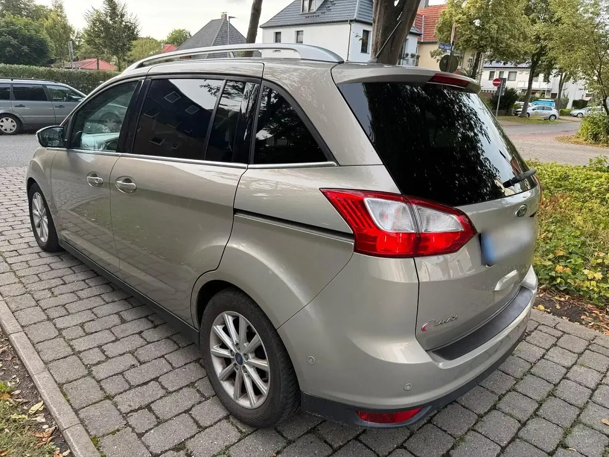 Gebraucht Ford Grand C-Max Titanium 120 PS (88 kW) 2017 Gold Van / Kleinbus