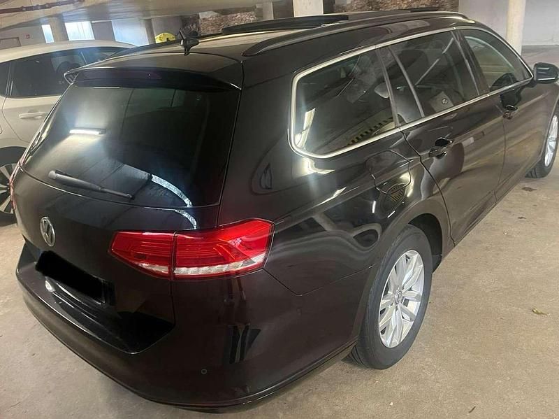 Schwarz Gebraucht 2018 VW Passat Kombi | 12.999 € (Guter Preis) - Bild 1/4