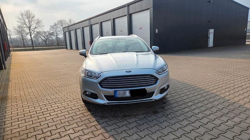 Gebraucht Ford Mondeo 150 PS (110 kW) 2017 Silber Kombi
