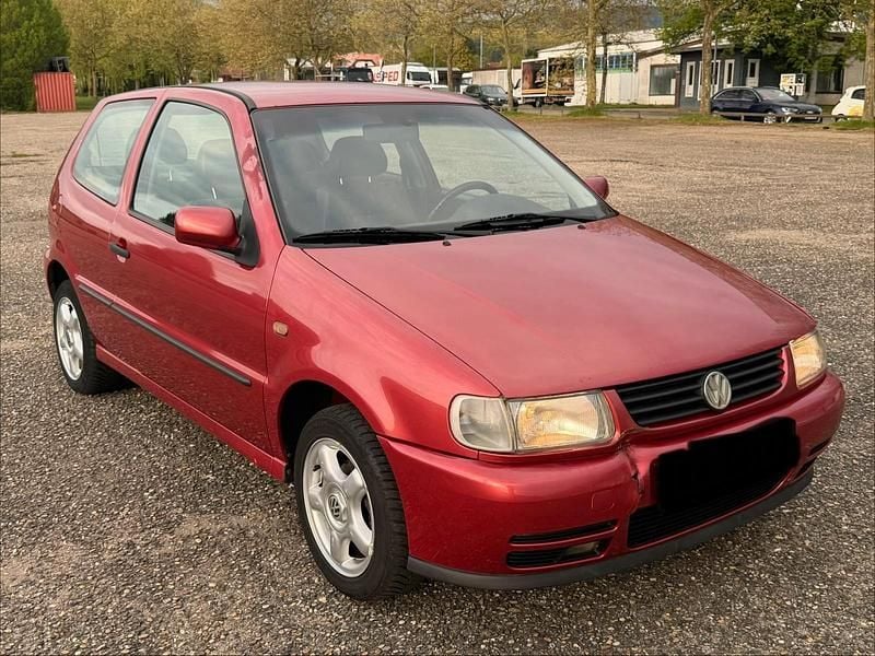 Second-hand VW Polo 75 CP (55 kW) 1998 Andere farben Hatchback
