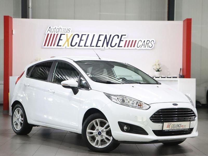 Weiß Gebraucht 2017 Ford Fiesta Titanium Kleinwagen | 8.991 € (Guter Preis) - Bild 1/4