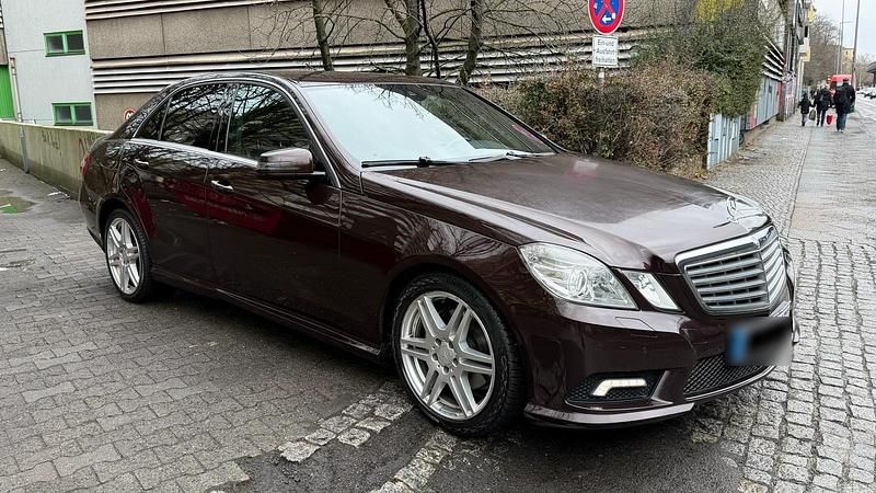 Gebraucht Mercedes E350 AMG line 231 PS (169 kW) 2010 Braun Limousine