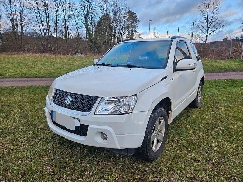 Gebraucht Suzuki Grand Vitara Comfort 129 PS (94 kW) 2010 Weiß SUV