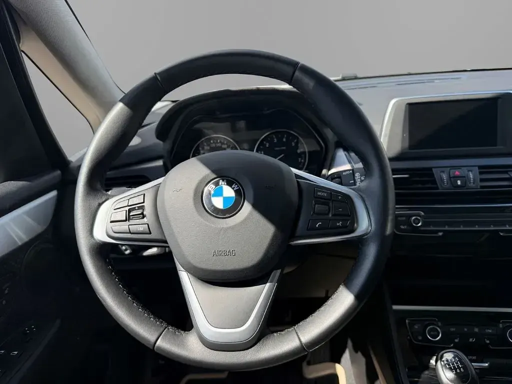 Gebraucht BMW 218 Active Tourer 136 PS (100 kW) 2016 Weiss Van / Kleinbus