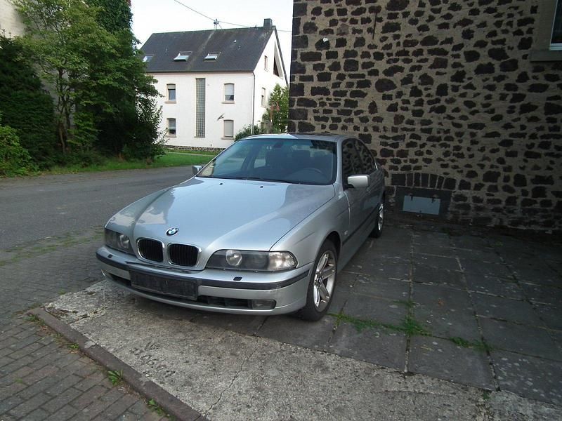 Silber Gebraucht 2000 BMW 523 Limousine | 1.500 € (Guter Preis) - Bild 1/4