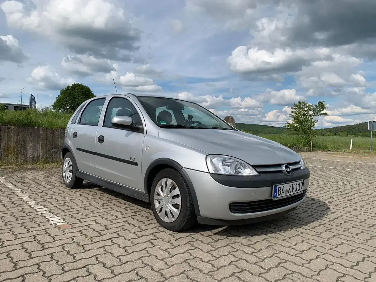 Gebraucht Opel Corsa 75 PS (55 kW) 2003 Silber Kleinwagen
