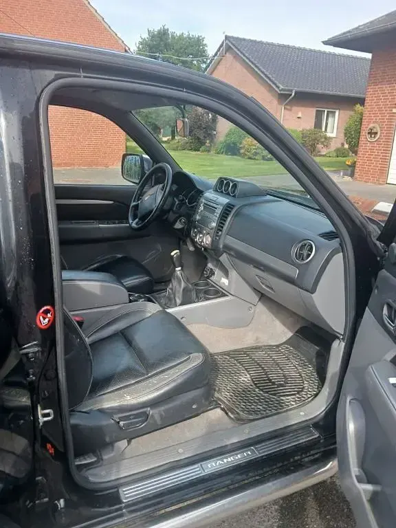 Gebraucht Ford Ranger 143 PS (105 kW) 2011 Schwarz Pickup