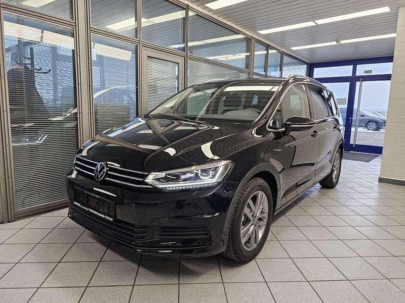 Neu VW Touran 150 PS (110 kW) 2026 Deepblackperl. Van / Kleinbus