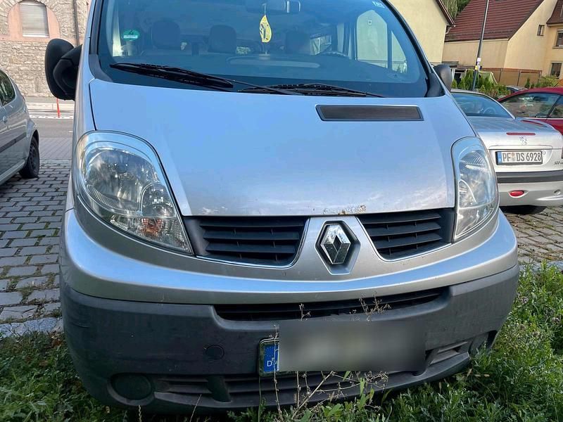 Grau Gebraucht 2009 Renault Traffic Van / Kleinbus | 6.850 € - Bild 1/4