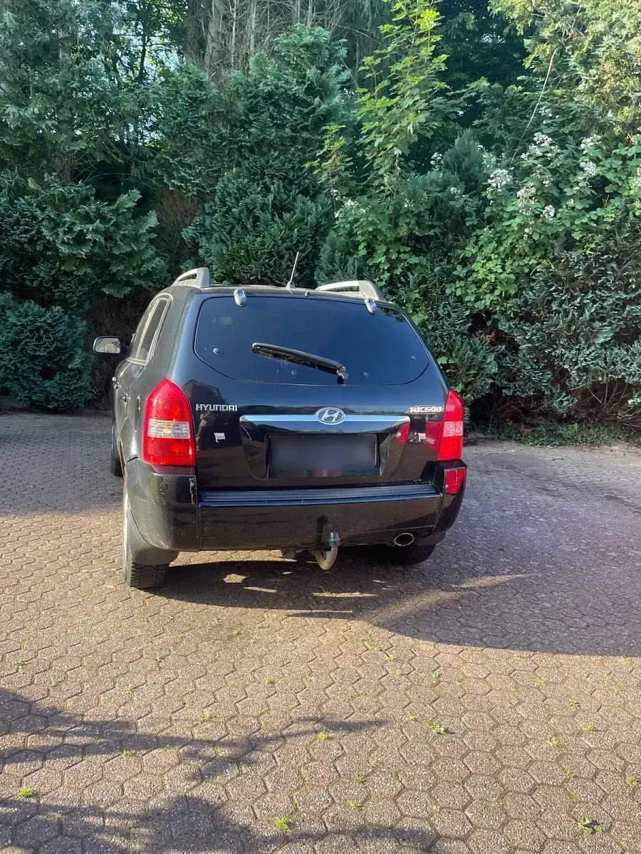Gebraucht Hyundai Tucson 141 PS (103 kW) 2005 Schwarz SUV
