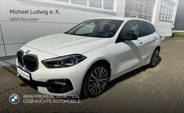 Alpinweiß uni Gebraucht 2020 BMW 118 Sport Line Kleinwagen | 23.500 € (Fairer Preis) - Bild 1/4