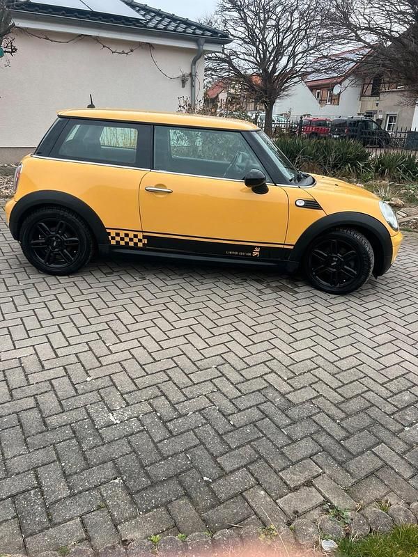 Gebraucht Mini Cooper 90 PS (66 kW) 2007 Gelb Kleinwagen