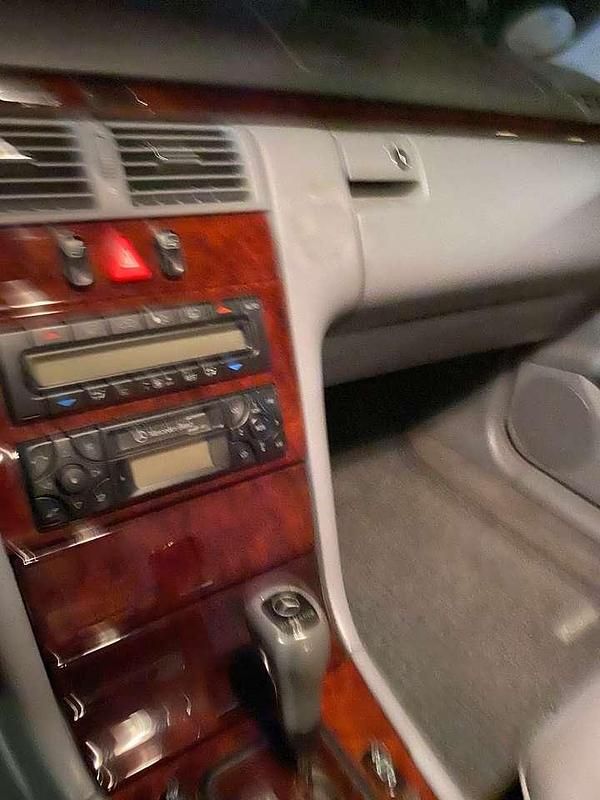 Gebraucht Mercedes E200 Elegance 136 PS (100 kW) 2000 Weiß Limousine