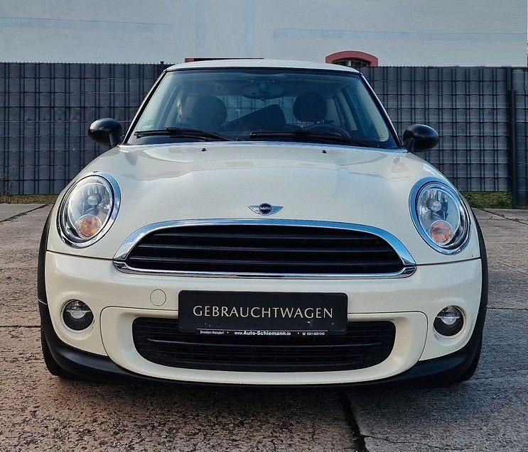 Weiß Gebraucht 2013 Mini ONE Kleinwagen | 6.899 € (Etwas zu teuer) - Bild 1/4