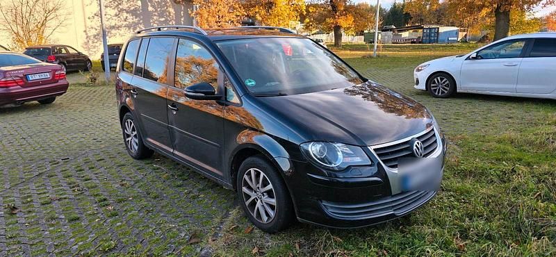 Gebraucht VW Touran 140 PS (102 kW) 2010 Schwarz Van / Kleinbus