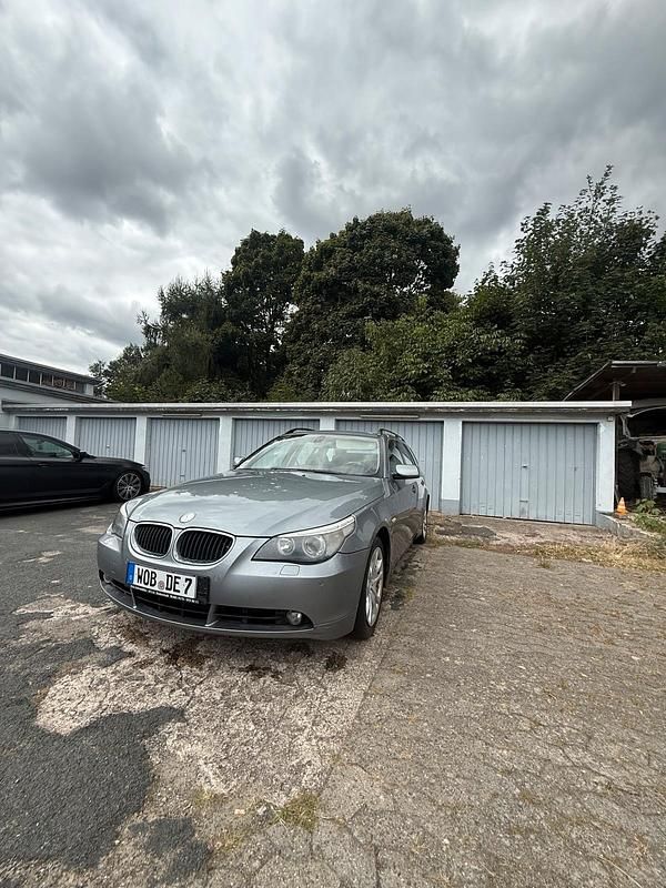 Grau Gebraucht 2005 BMW 535 Kombi | 3.500 € (Fairer Preis) - Bild 1/4