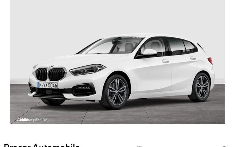 Weiß Gebraucht 2021 BMW 120 Sport Line Kleinwagen | 26.980 € (Etwas zu teuer) - Bild 1/4