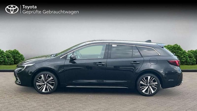 Neu Toyota Corolla 178 PS (130 kW) 2025 Mysticschwarz Kombi