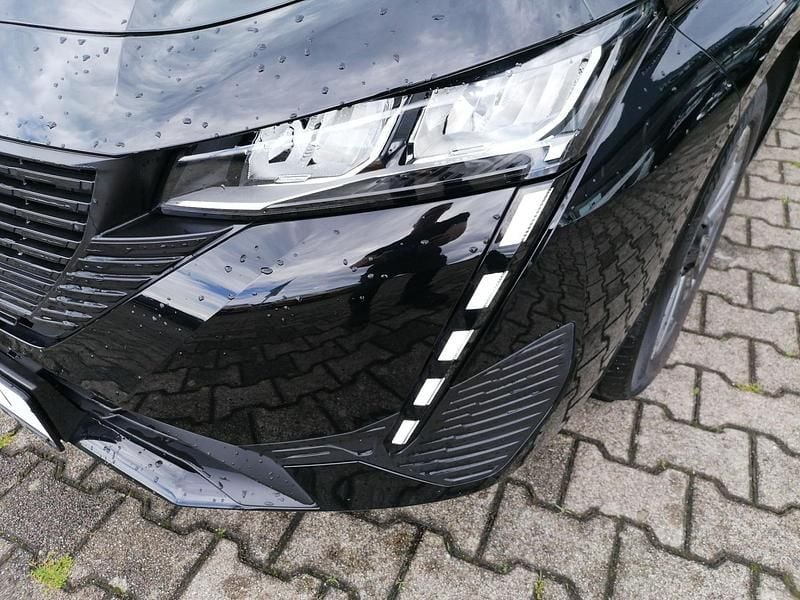 Gebraucht Peugeot 308 Active 131 PS (96 kW) 2024 Metfa schwarz perla Limousine