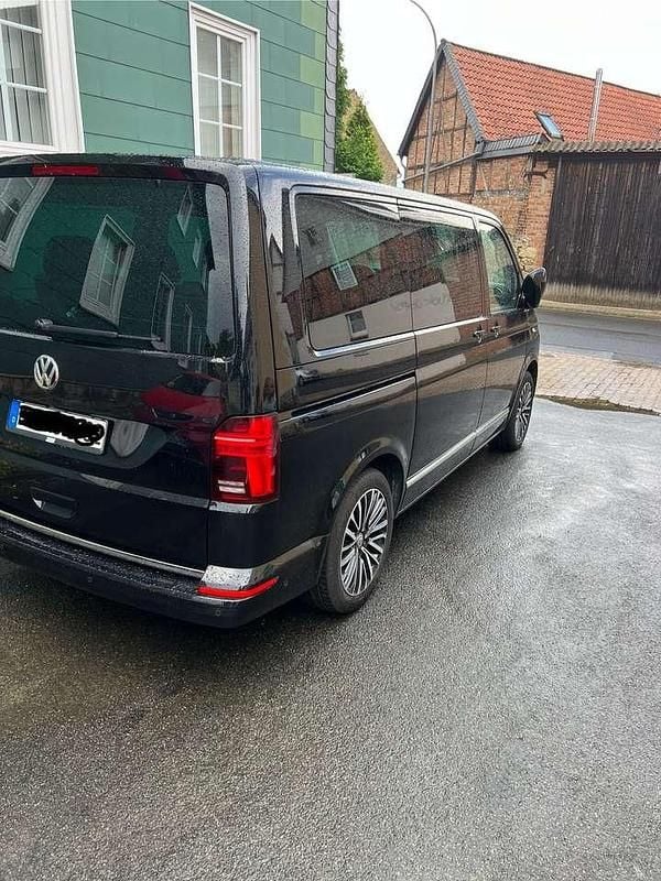 Gebraucht VW Multivan Highline 150 PS (110 kW) 2021 Schwarz Van