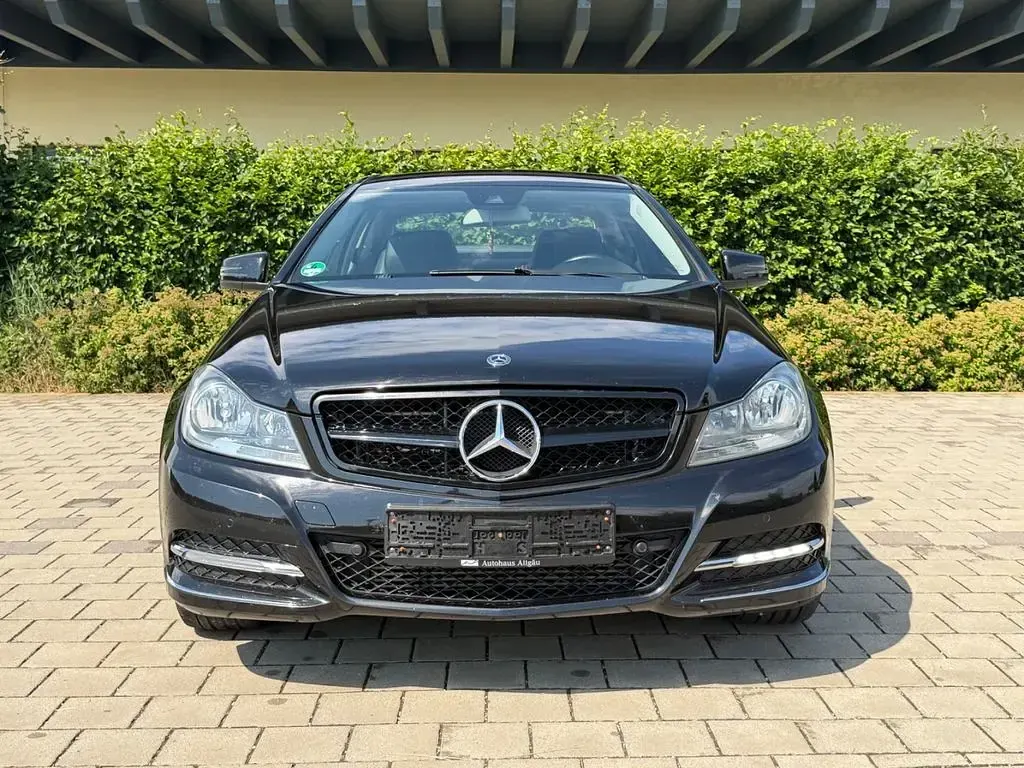 Gebraucht Mercedes C180 156 PS (114 kW) 2012 Schwarz Coupé