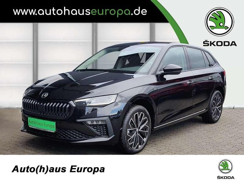 Schwarz magic perleffekt Neu 2025 Skoda Scala Tour Kleinwagen | 29.490 € (Teuer) - Bild 1/4